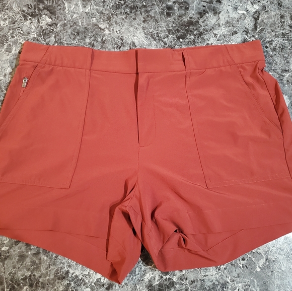 Athleta Tribeca Utility Short in Dried Cinnamon, Size 16 - Picture 2 of 9